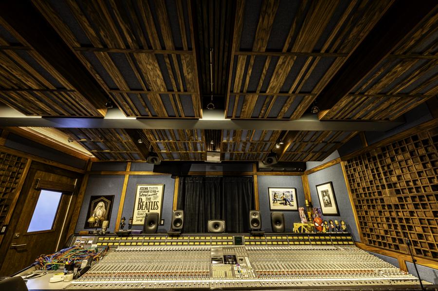 Console, slatted ceiling and wall treatment